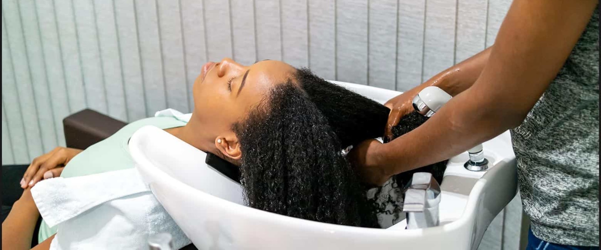 How Much Does Hair Straightening Cost at a Barber Shop in Washington DC?